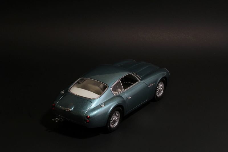 Illustration for article titled 1:18 scale Aston Martin DB4 Zagato by Whitebox